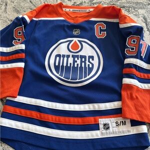 Connor McDavid youth s/m Oilers Hockey Jersey